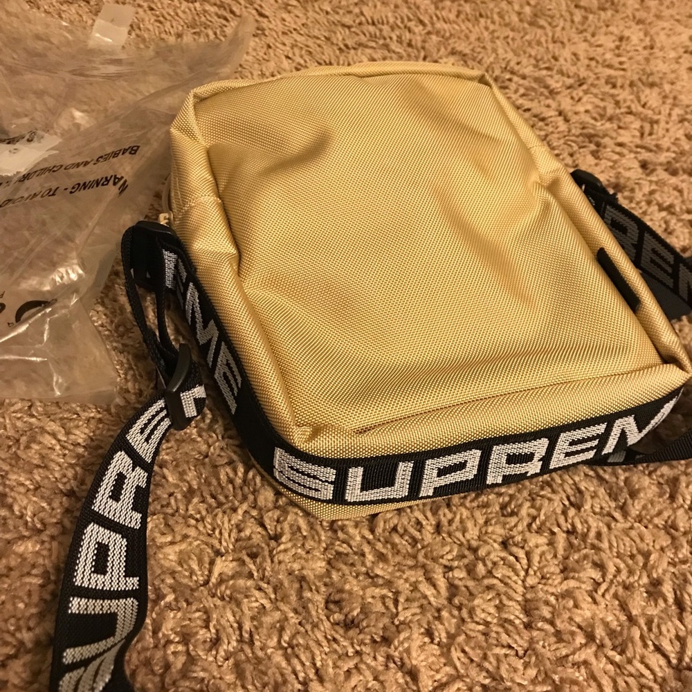 Supreme Shoulder Bag SS18